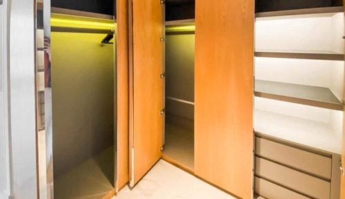 Suite estudio superior, vistas parciales al mar