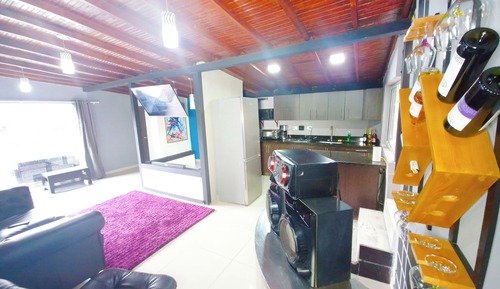 Apartamento de lujo, balcón
