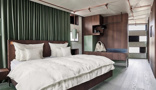 Habitación Signature doble, balcón, vistas al patio