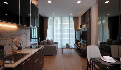 Apartamento de lujo, 1 cama de matrimonio grande, balcón, vistas a la piscina
