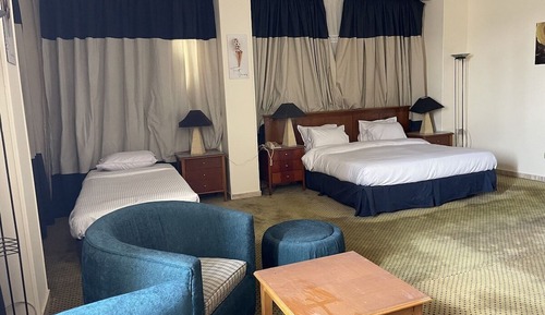 Suite familiar (Pyramids View)