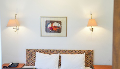 Habitación económica doble, 1 cama de matrimonio, vistas a la ciudad