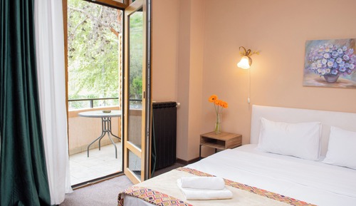 Habitación doble, balcón, vistas a la ciudad