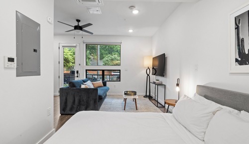 Estudio, 1 cama de matrimonio con sofá cama, patio, vistas a la ciudad