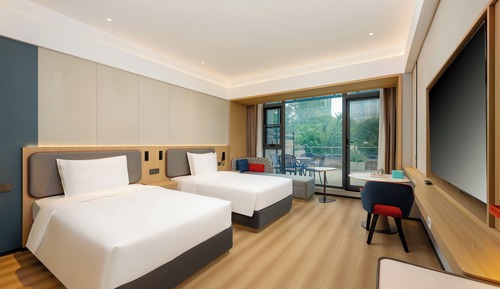 Habitación estándar, 2 camas dobles, balcón