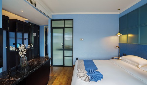 Habitación de diseño, vistas a la ciudad