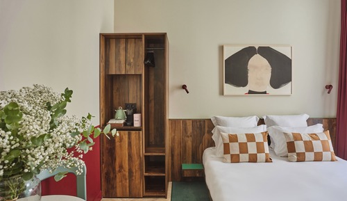 Medium Room