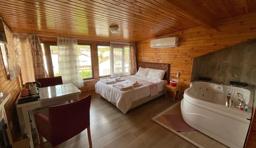 Romantic Room, Refrigerator, Mountain View