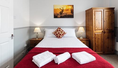 Family room Multiple beds En-suite