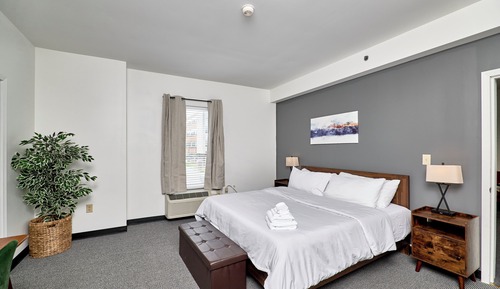 Suite ejecutiva, varias camas, no fumadores, baño privado