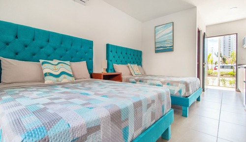 Apartamento superior, vistas a la piscina, junto a la piscina