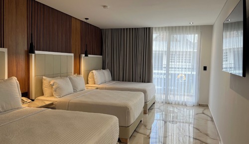 Habitación, balcón (Sextuple, 3 camas)