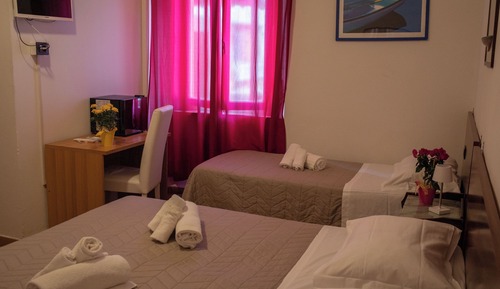 Habitación triple clásica