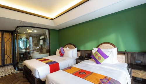 Habitación triple Deluxe, vistas a la montaña