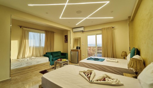 Triple Room with Balcony with Pyramids View