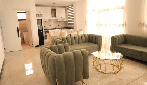 Apartamento clásico, balcón