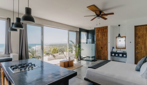 Suite #18 Ocean View King with Kitchen