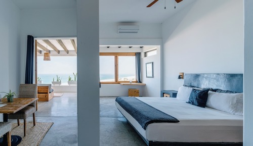 Suite #5 Ocean View King with Kitchen