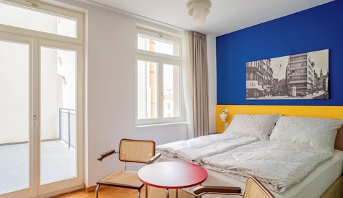 Habitación de diseño, 1 cama de matrimonio, habitaciones comunicadas, vistas al patio