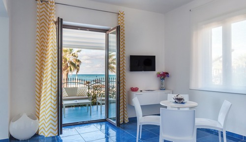 Habitación triple Deluxe, vistas al mar