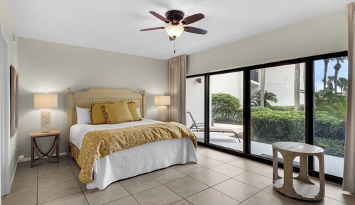 Apartamento, 1 cama de matrimonio grande con sofá cama, patio, vistas a la piscina (Emerald Hill 27)