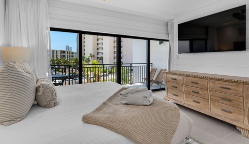 Apartamento, varias camas, patio, vistas a la piscina (Emerald Hill 22)