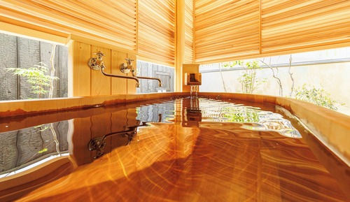Suite exclusiva, no fumadores, vistas al jardín