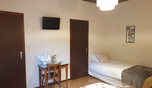 Habitación triple, vistas a la montaña