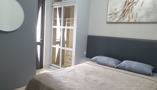 Apartamento clásico, 2 habitaciones, balcón, vistas al mar