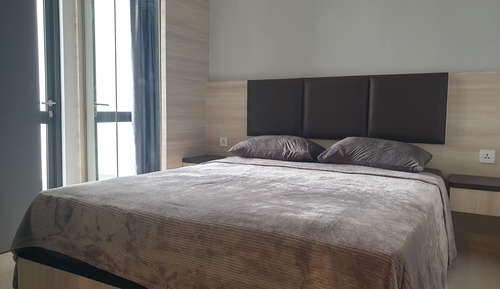 Apartamento familiar, 2 habitaciones, balcón, vistas a la ciudad