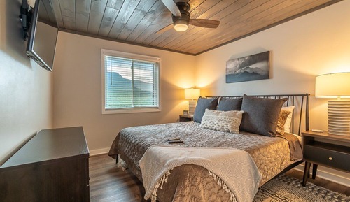 Condo, Balcony, Mountain View