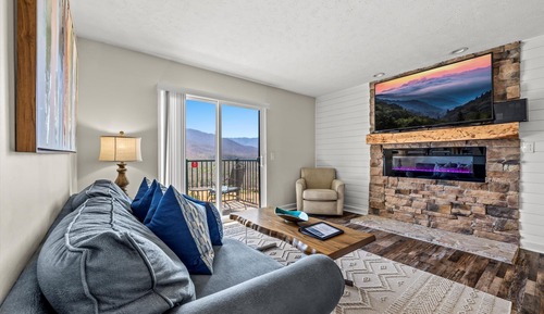 Condo, 1 King Bed with Sofa bed, Balcony, Mountain View