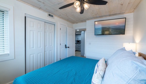 Condo, 1 King Bed with Sofa bed, Balcony, Mountain View