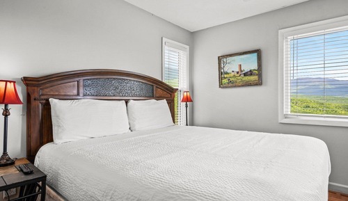 Condo, Balcony, Mountain View