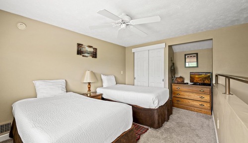 Condo, Balcony, Mountain View