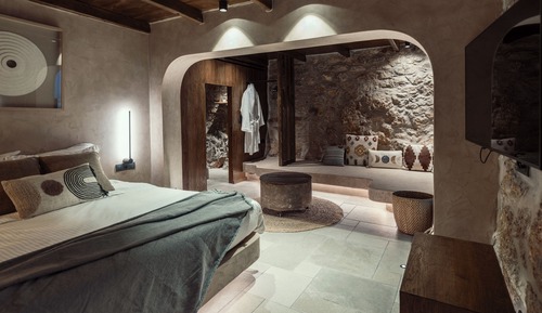 Signature Suite with Outdoor Hot Tub