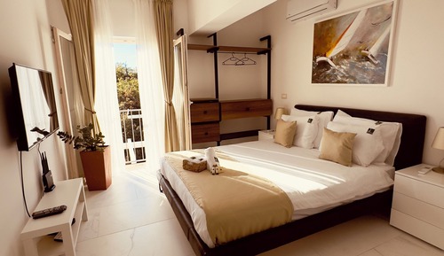 Estudio romántico, vistas al mar