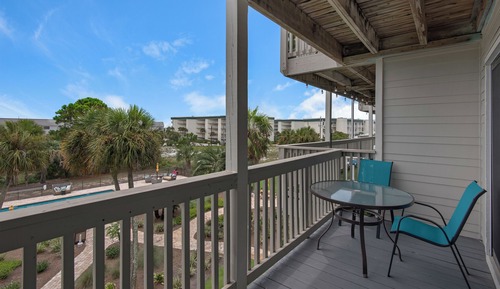 Apartamento, 1 cama de matrimonio con sofá cama, patio, vistas al mar (Beachfront Condo II 202A)