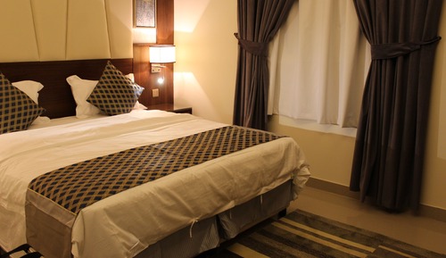 Apartamento de lujo, 1 cama de matrimonio grande con sofá cama, cocina, vistas a la ciudad