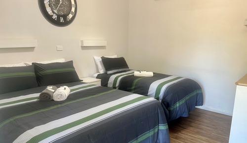 Habitación con 2 camas individuales