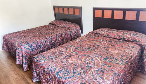 Habitación estándar, 2 camas dobles, no fumadores