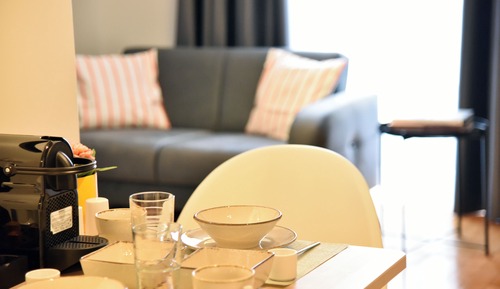 Apartamento exclusivo, balcón, vistas a la ciudad