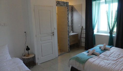 Habitación triple Confort, vistas al jardín