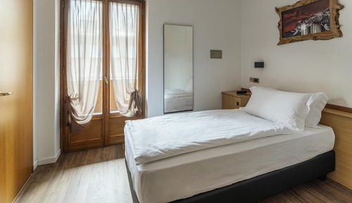 Habitación estándar, 1 cama individual, balcón, vistas a la montaña (Shower Only)