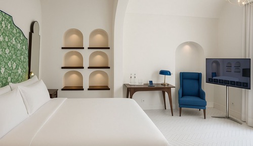 Habitación superior, vistas parciales al mar