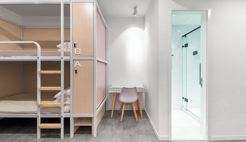 Dormitorio compartido Confort, solo para mujeres, baño privado