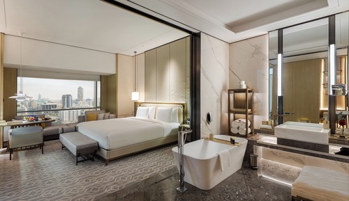 Habitación Deluxe doble, 1 cama de matrimonio grande, vistas a la ciudad