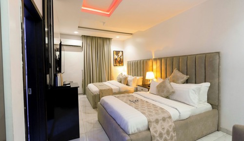 Habitación con 1 cama doble o 2 individuales, vistas a la ciudad