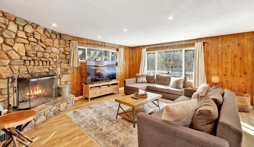 Cabaña, varias camas, bañera de hidromasaje, vistas a la montaña (1993)