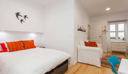 Estudio (Beco Belo 28 - 1º)